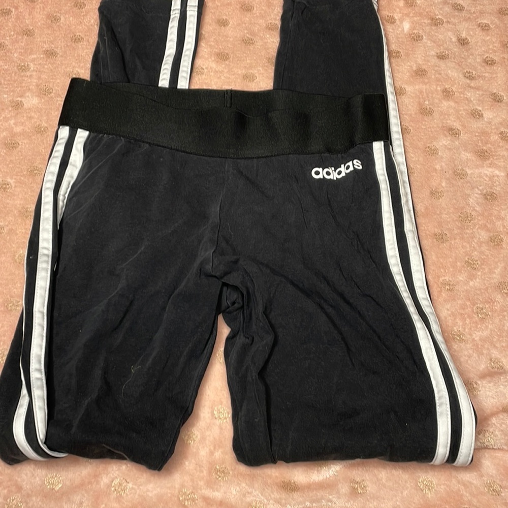 Adidas lagging’s